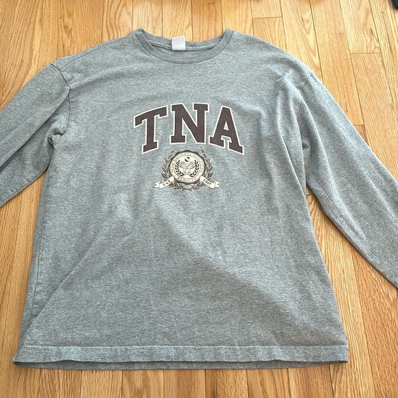 grey TNA long sleeve - Picture 1 of 1